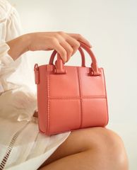 CHARLES & KEITH - Túi xách tay nữ phom vuông Textured Panelled