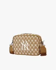 MLB - Túi đeo chéo chữ nhật Jacquard Monogram