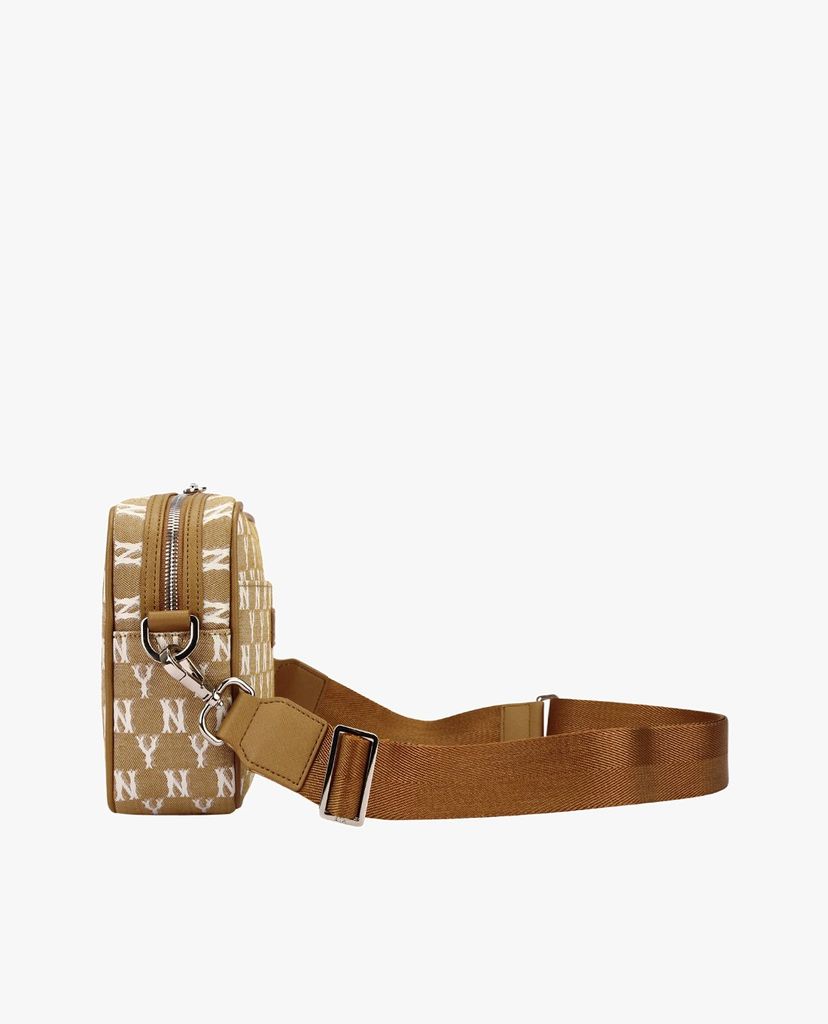 MLB - Túi đeo chéo chữ nhật Jacquard Monogram