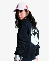 MLB - Áo sweatshirt tay dài cổ tròn Heart Love Overfit