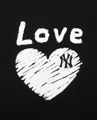 MLB - Áo thun cổ tròn ngắn tay Heart Love Over Fit