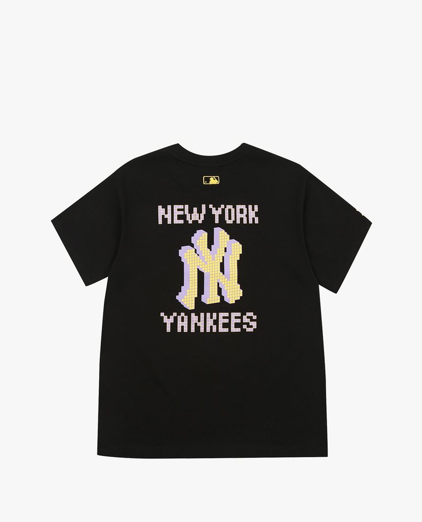 MLB - Áo thun cổ tròn ngắn tay PLAY Back Pixel Logo