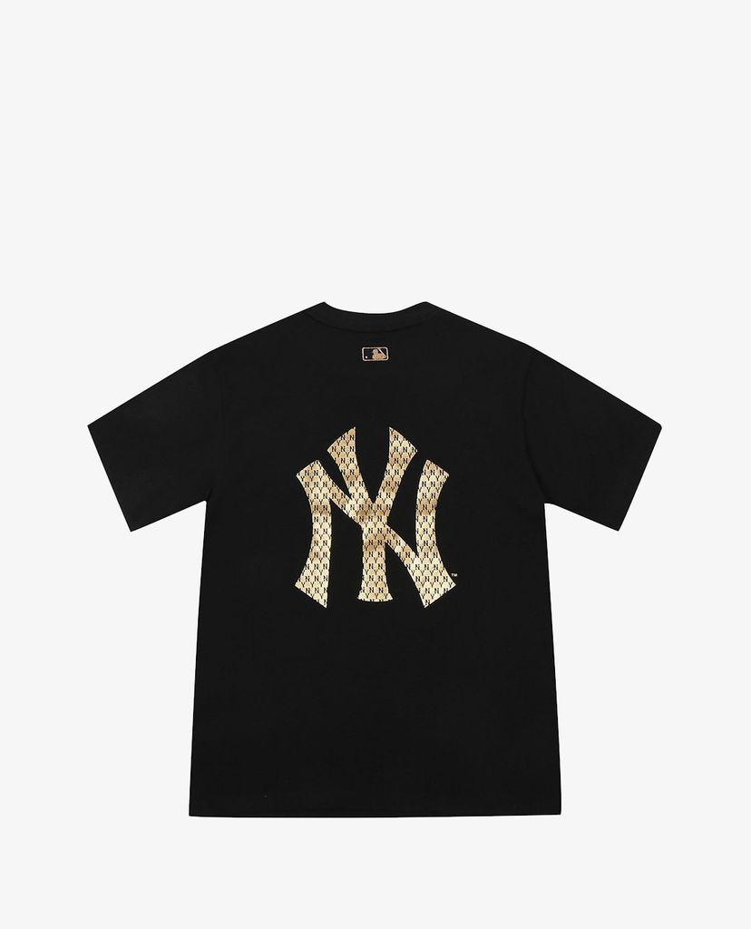 MLB - Áo thun cổ tròn ngắn tay Golden New Year Monogram