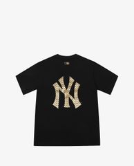 MLB - Áo thun cổ tròn ngắn tay Golden New Year Monogram