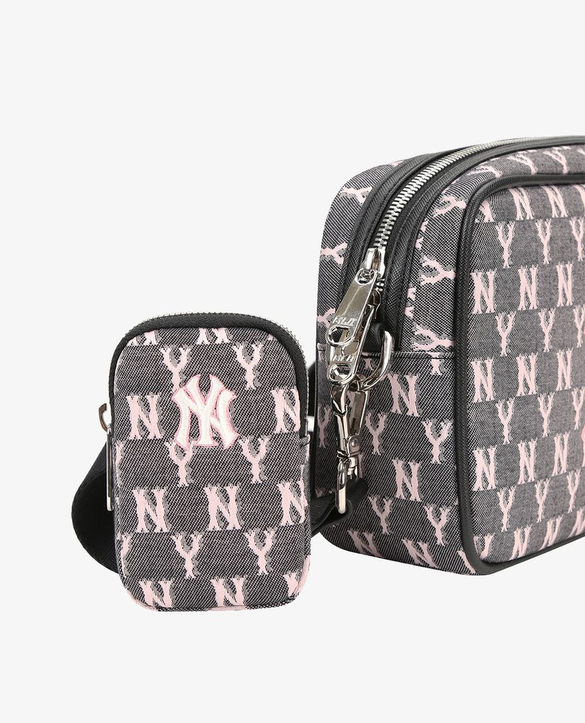 MLB - Túi đeo chéo chữ nhật Jacquard Monogram