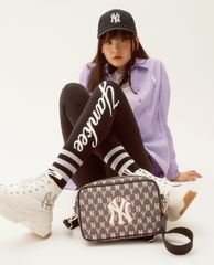MLB - Túi đeo chéo chữ nhật Monogram Jacquard Mini