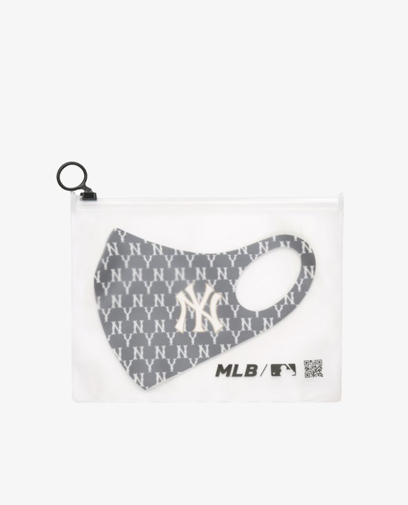 MLB - Khẩu trang vải phối họa tiết monogram cá tính