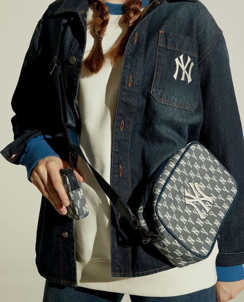 MLB - Túi đeo chéo chữ nhật Jacquard Monogram