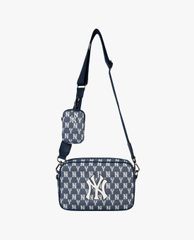 MLB - Túi đeo chéo chữ nhật Monogram Jacquard