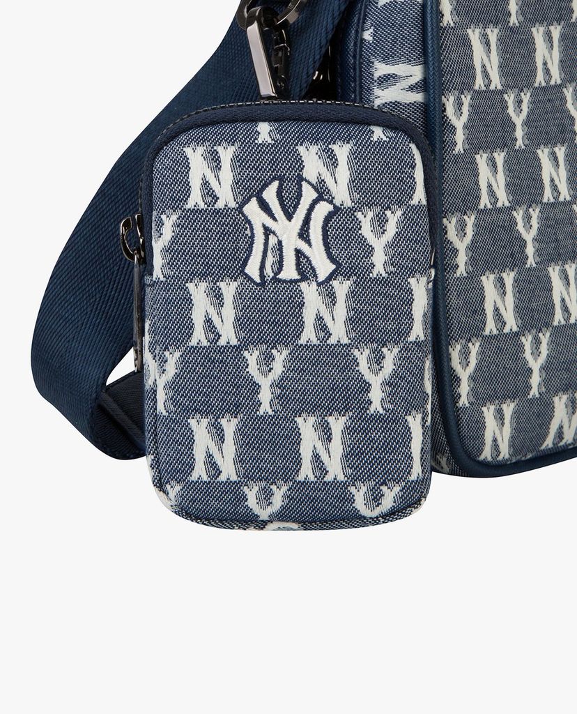 MLB - Túi đeo chéo chữ nhật Monogram Jacquard