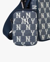 MLB - Túi đeo chéo chữ nhật Monogram Jacquard