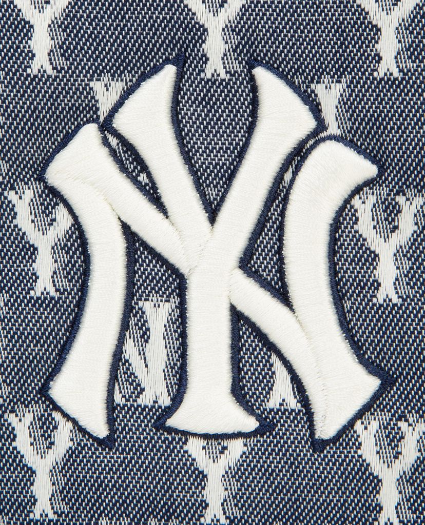 MLB - Túi đeo chéo chữ nhật Jacquard Monogram Neck Pouch