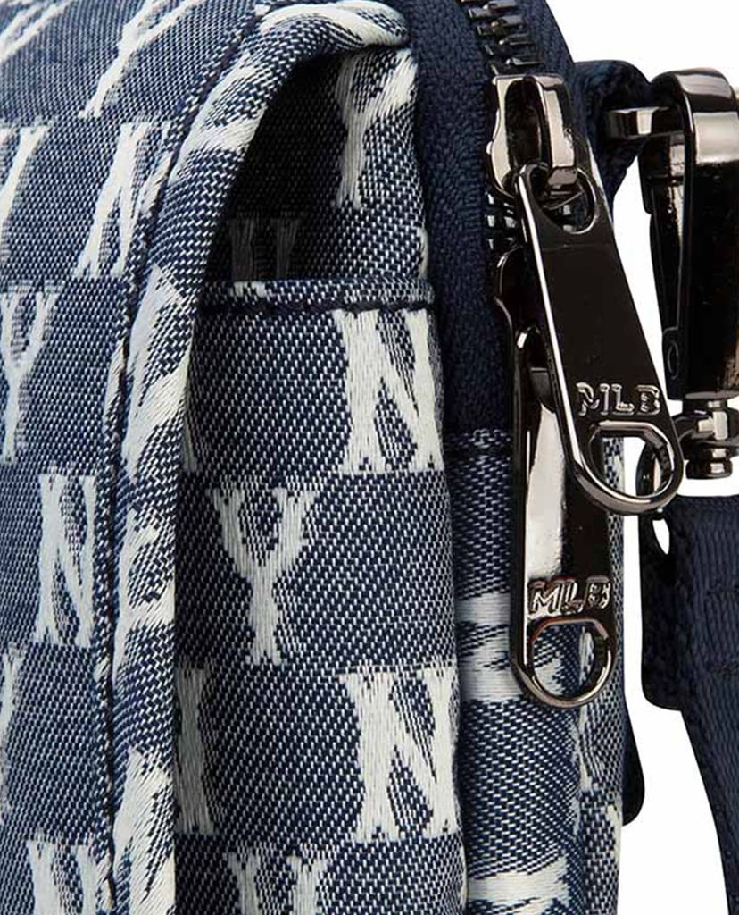 MLB - Túi đeo chéo chữ nhật Monogram Jacquard