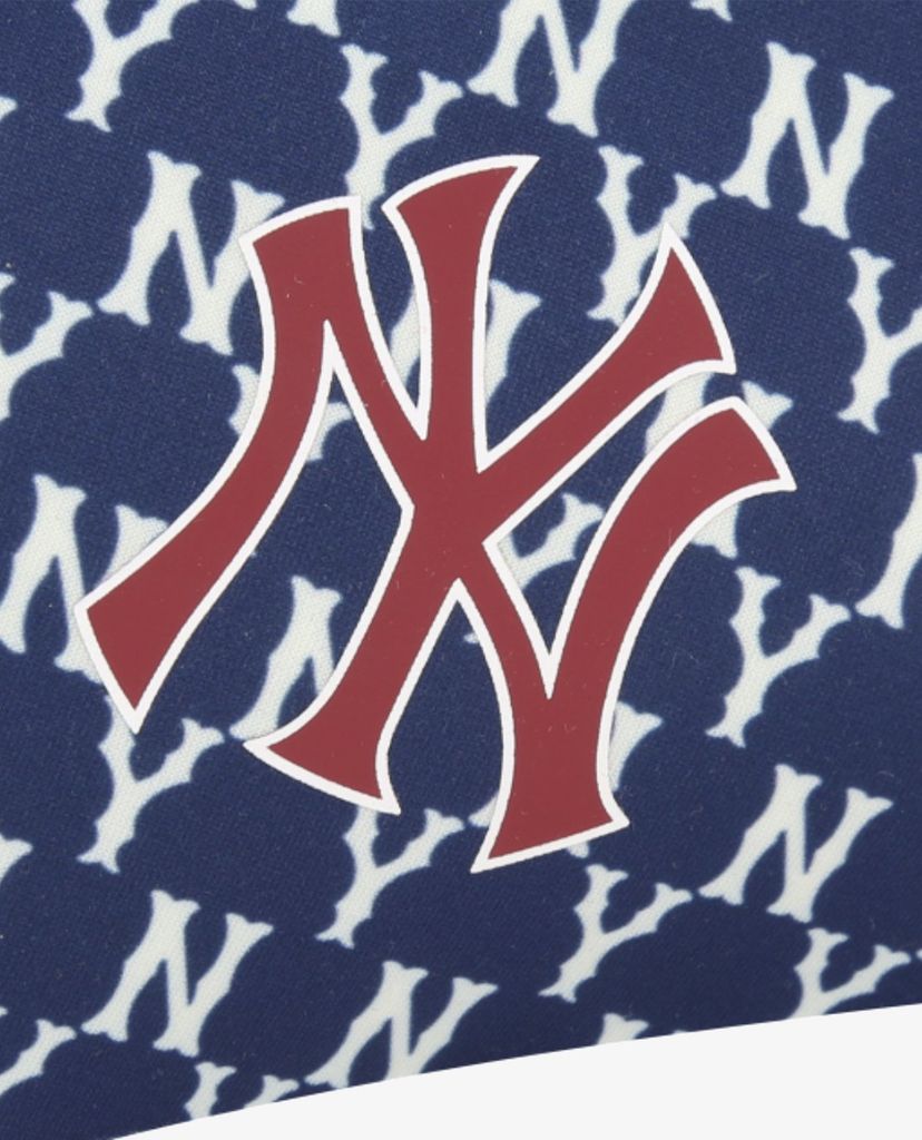 MLB - Khẩu trang vải phối họa tiết monogram cá tính