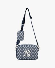 MLB - Túi đeo chéo chữ nhật Jacquard Monogram
