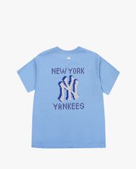 MLB - Áo thun cổ tròn ngắn tay PLAY Back Pixel Logo