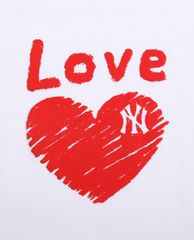 MLB - Áo thun cổ tròn ngắn tay Heart Love Over Fit