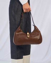 CHARLES & KEITH - Túi đeo vai nữ hình thang Metallic Accent Hobo