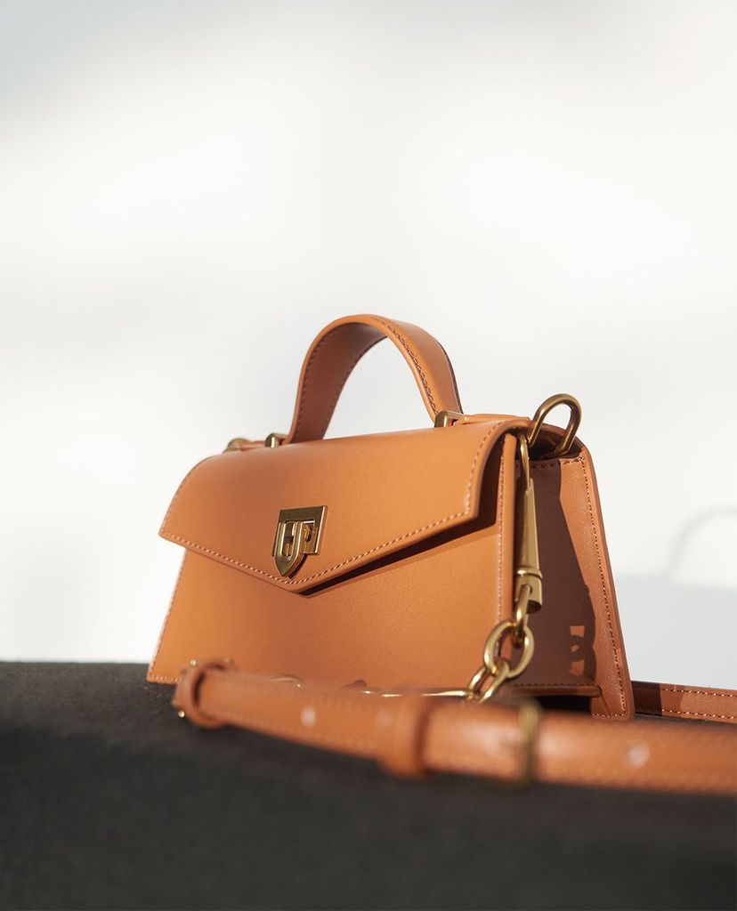 CHARLES & KEITH - Túi xách tay phom chữ nhật Trapeze