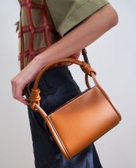 CHARLES & KEITH - Túi đeo vai nữ chữ nhật chi tiết tay cầm xoắn thời trang