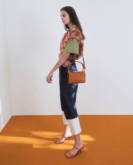 CHARLES & KEITH - Túi đeo vai nữ chữ nhật chi tiết tay cầm xoắn thời trang