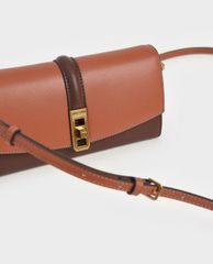 CHARLES & KEITH - Ví cầm tay nữ chữ nhật Coiled Top