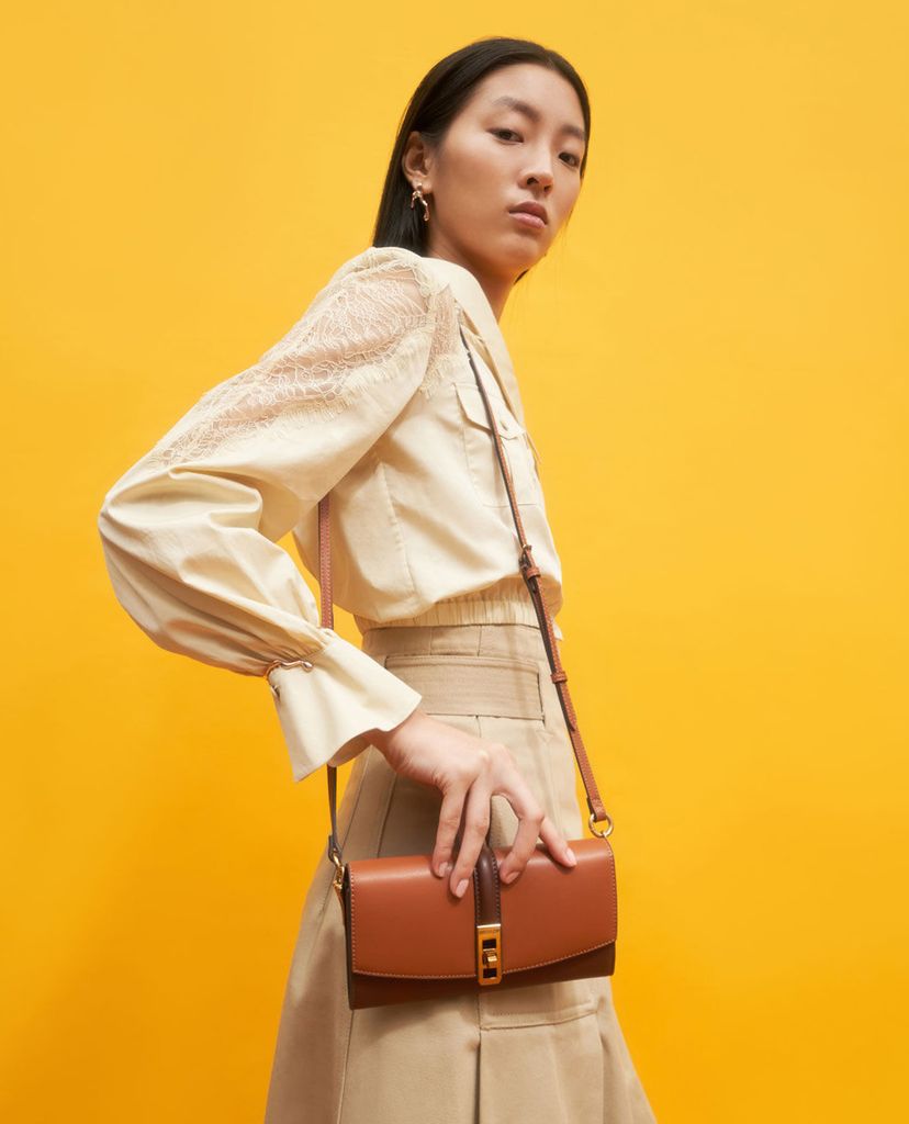 CHARLES & KEITH - Ví cầm tay nữ chữ nhật Coiled Top