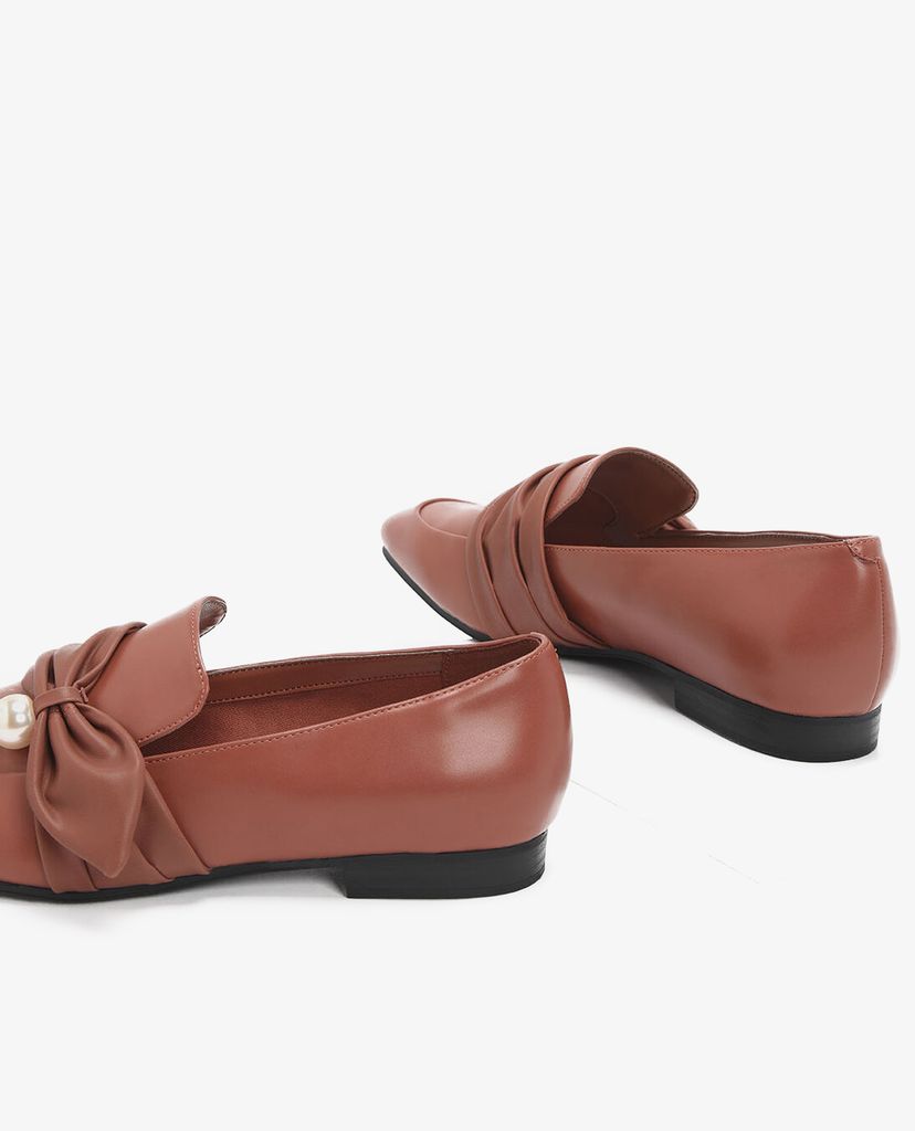 CHARLES & KEITH - Giày đế bệt đính nơ Embellished Pinstripe Ruched