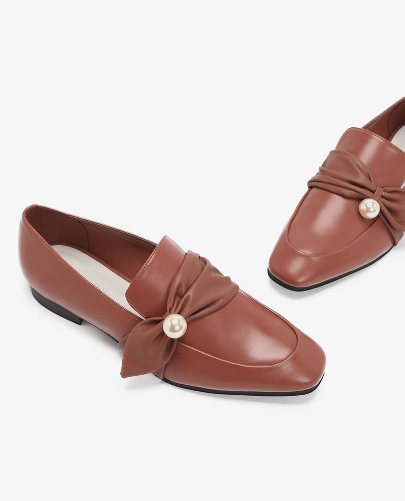 CHARLES & KEITH - Giày đế bệt đính nơ Embellished Pinstripe Ruched
