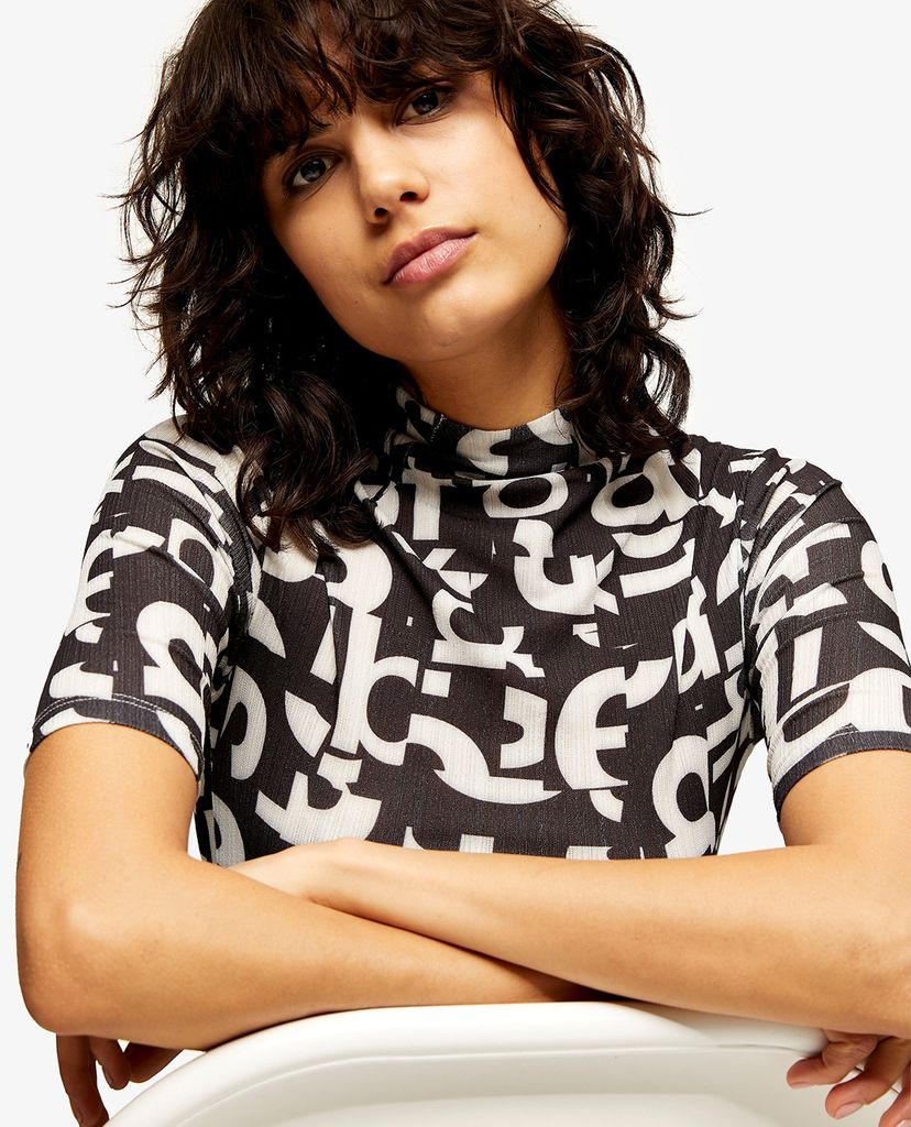 TOPSHOP - Áo kiểu nữ cổ lọ tay ngắn Black & White Letters Mesh