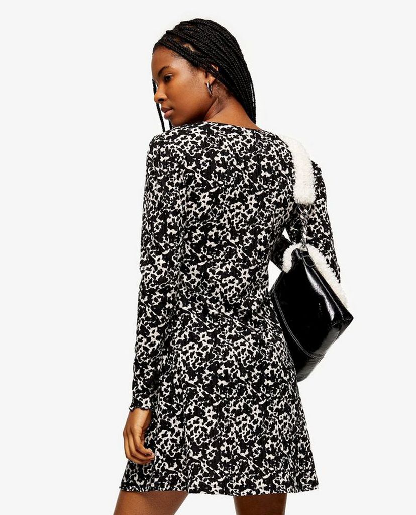 TOPSHOP - Đầm mini cổ V tay dài Black & White Animal Flippy