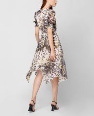 GIGI - Đầm mini cổ tròn ngắn tay Handkerchief