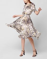 GIGI - Đầm mini cổ tròn ngắn tay Handkerchief