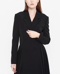 GIGI - Đầm mini cổ V tay dài xếp li phối nút thời trang