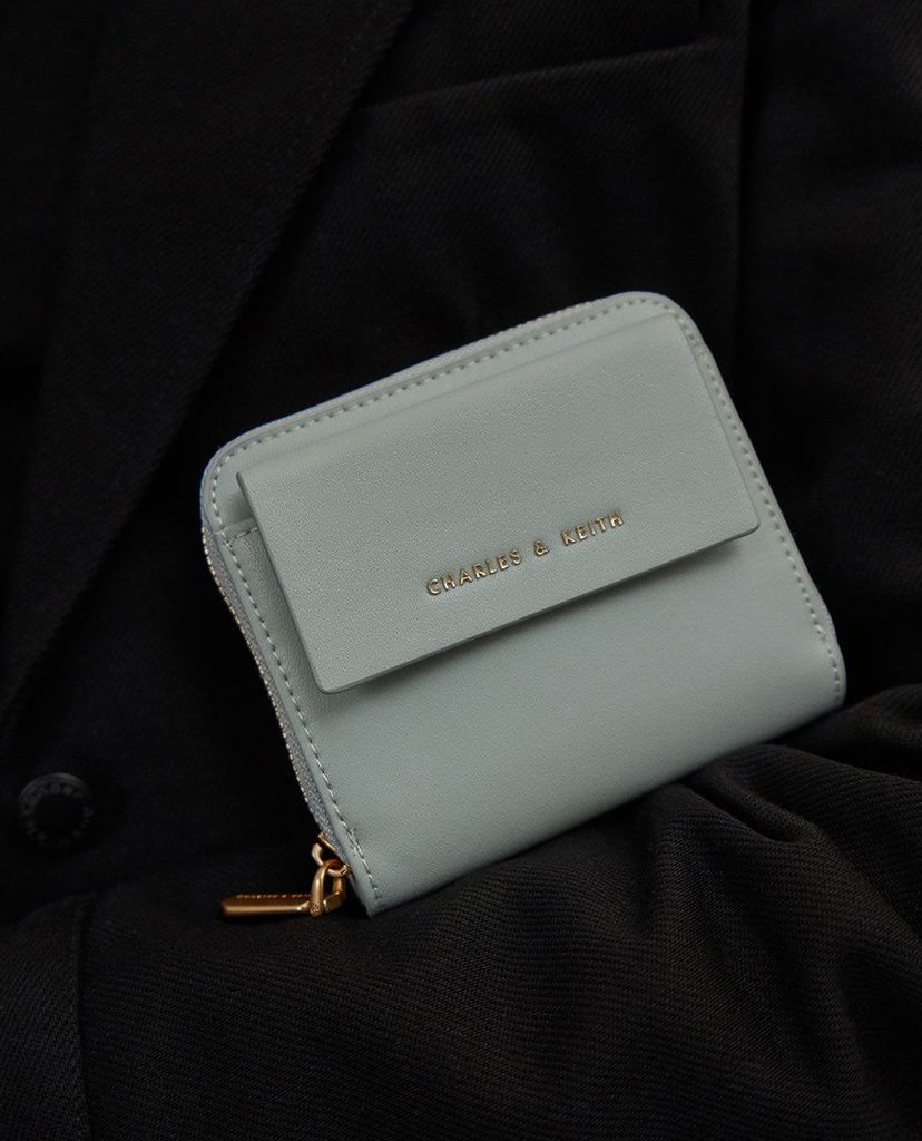 CHARLES & KEITH - Ví nữ phom vuông nhỏ gọn