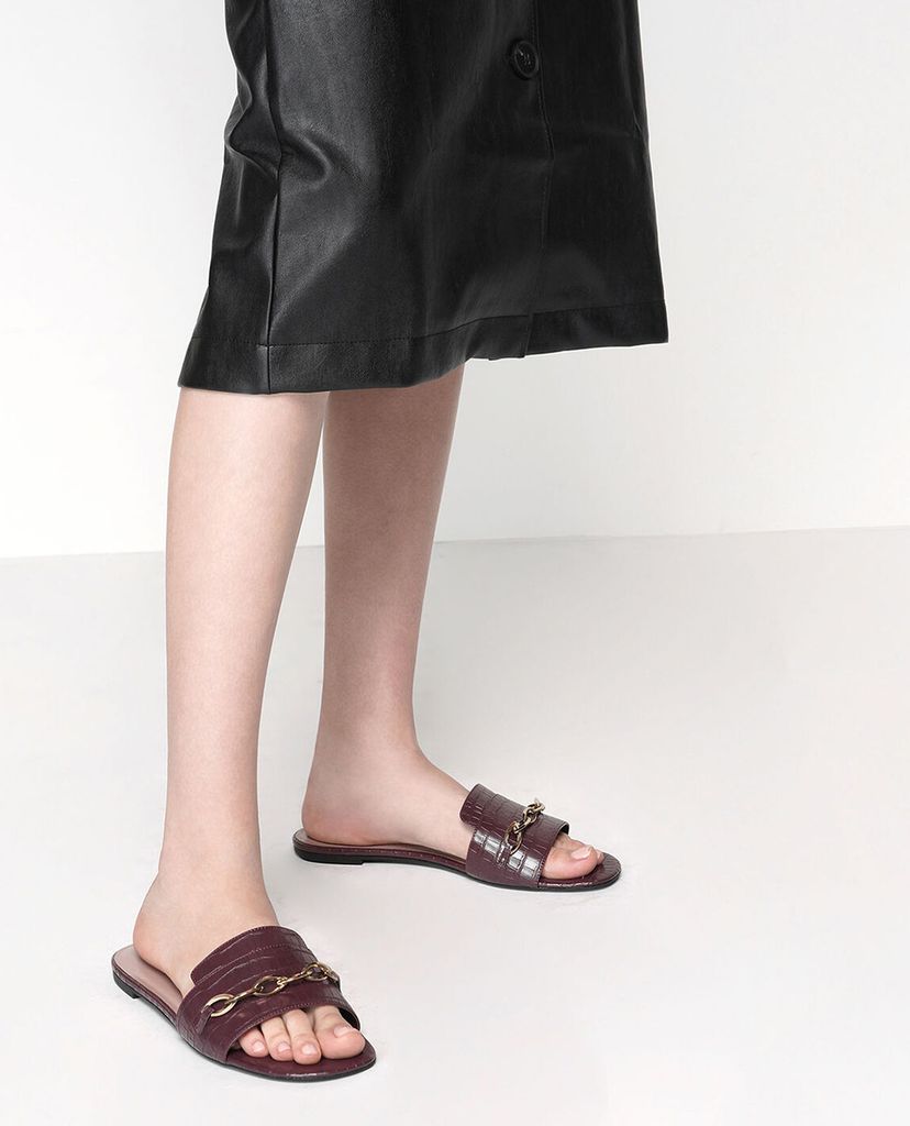 CHARLES & KEITH - Giày sandal nữ quai ngang Croc Effect Chain Link