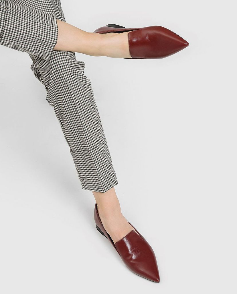 CHARLES & KEITH - Giày loafer nữ mũi nhọn Classic Pointed
