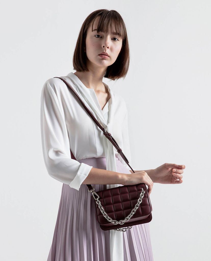 CHARLES & KEITH - Túi đeo vai Chunky Chain Strap Quilted