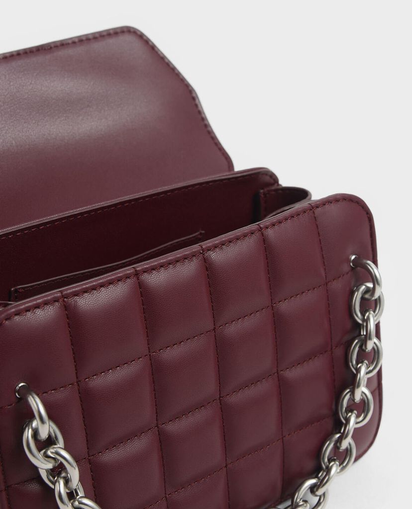 CHARLES & KEITH - Túi đeo vai Chunky Chain Strap Quilted