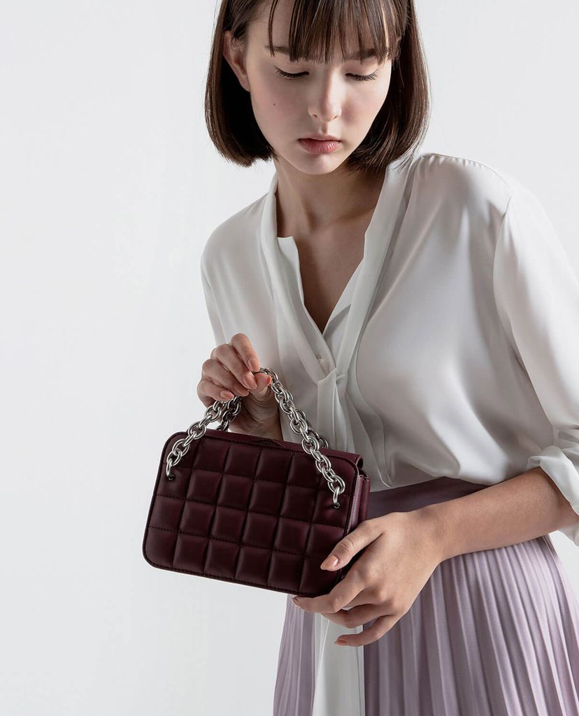 CHARLES & KEITH - Túi đeo vai Chunky Chain Strap Quilted