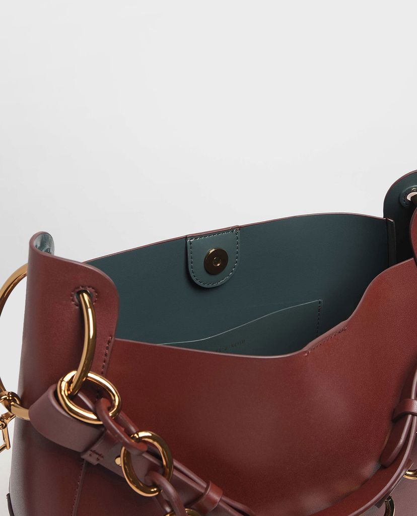 CHARLES & KEITH - Túi đeo vai Chunky Chain Link