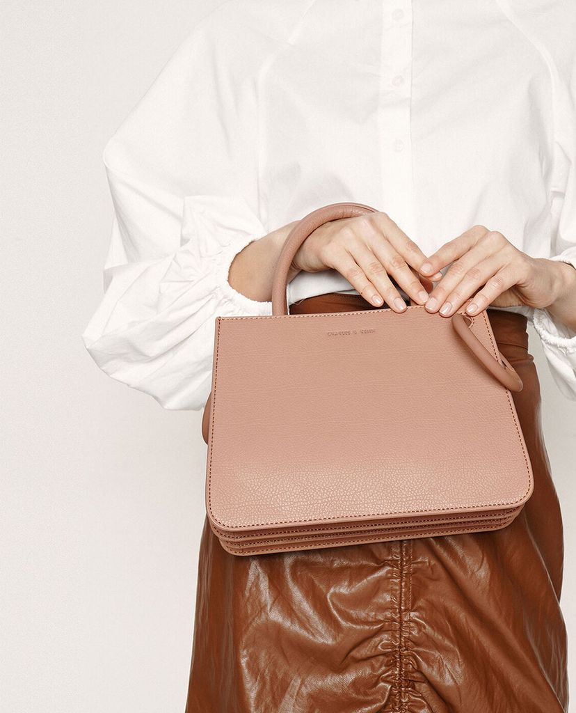 CHARLES & KEITH - Túi đeo vai nữ hình thang Chunky Chain Top Handle
