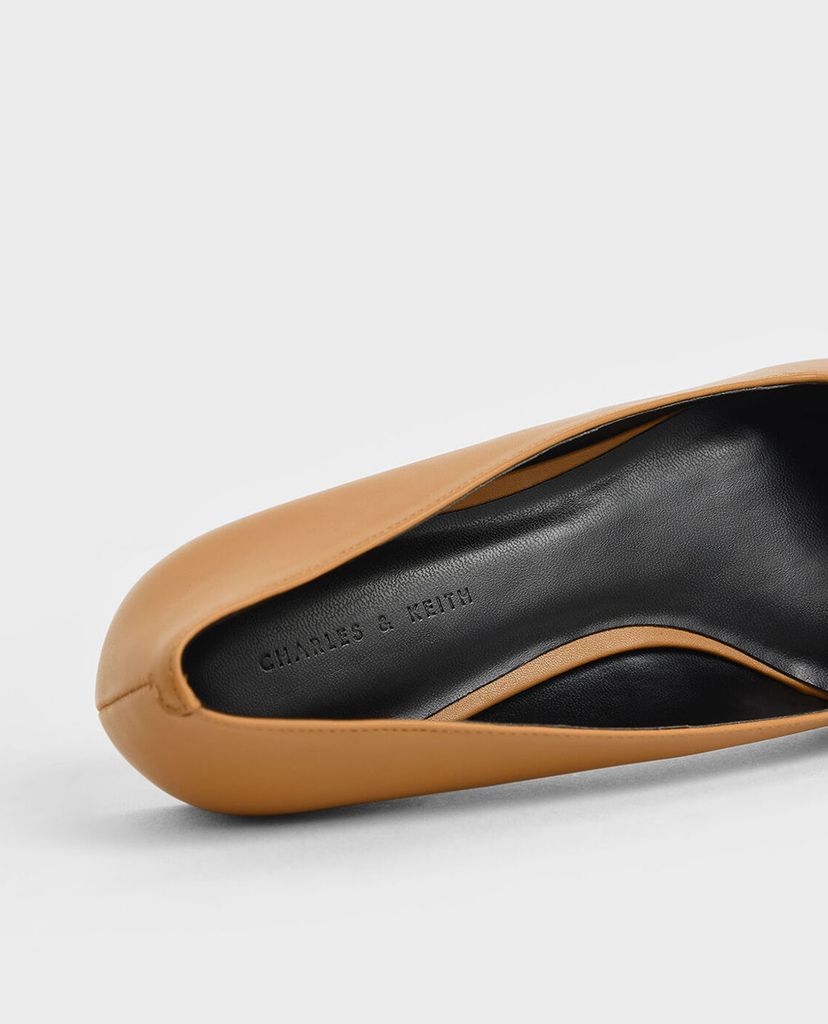 CHARLES & KEITH - Giày đế bệt nữ mũi nhọn Button Detail