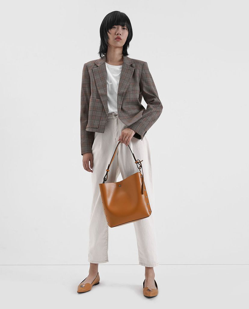CHARLES & KEITH - Giày đế bệt nữ mũi nhọn Button Detail