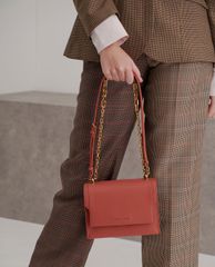 CHARLES & KEITH - Túi đeo chéo nữ hình chữ nhật Chain Handle