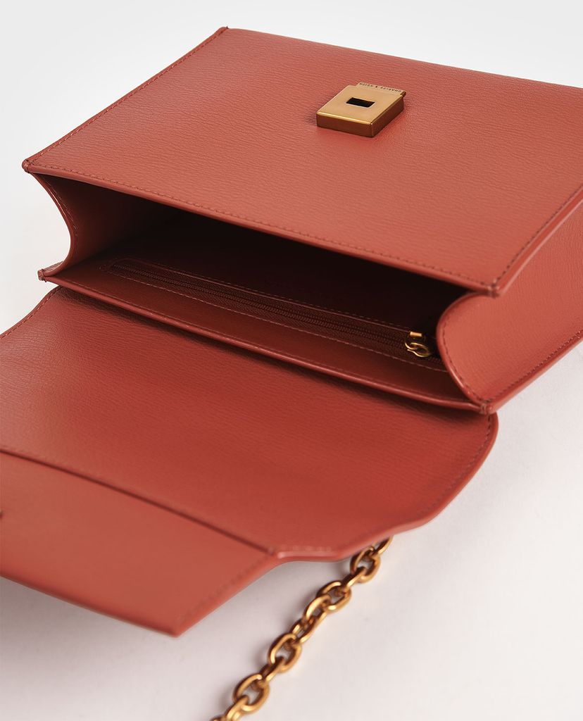 CHARLES & KEITH - Túi đeo chéo nữ hình chữ nhật Chain Handle