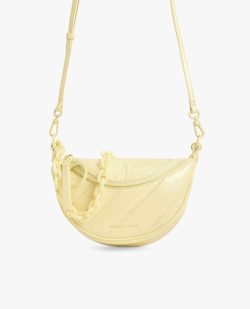 CHARLES & KEITH - Túi đeo vai yên ngựa có nếp nhăn hiệu ứng Nylon thời trang