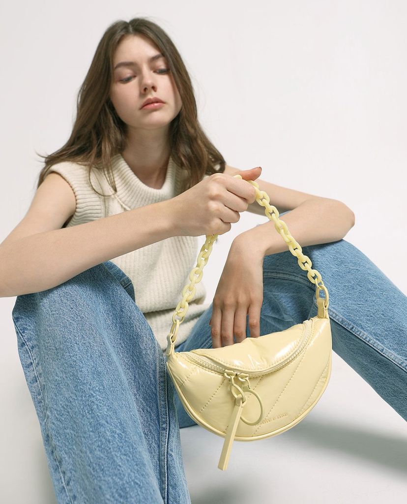 CHARLES & KEITH - Túi đeo vai yên ngựa có nếp nhăn hiệu ứng Nylon thời trang