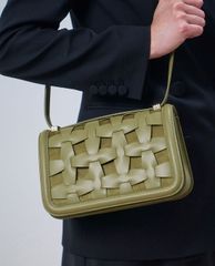 CHARLES & KEITH - Túi đeo vai nữ Weave Detail