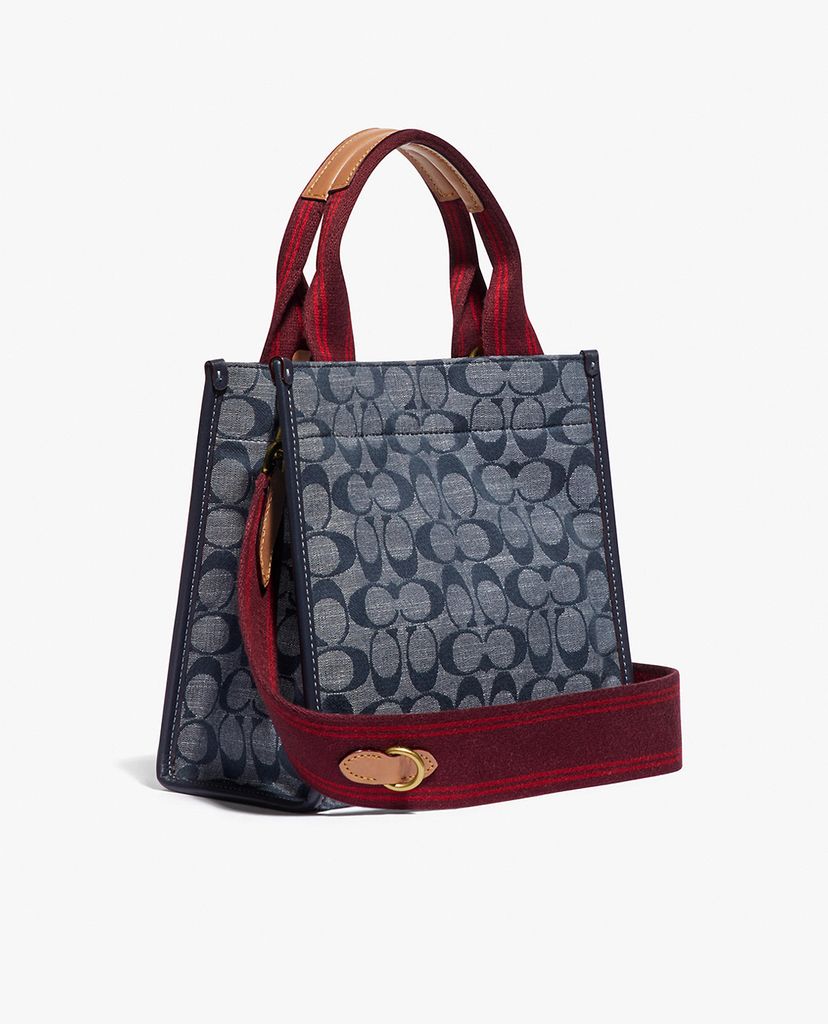 COACH - Túi tote nữ phom vuông 22 In Signature Chambray